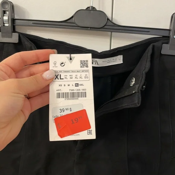 COPY - Shorts - Picture 5 of 7